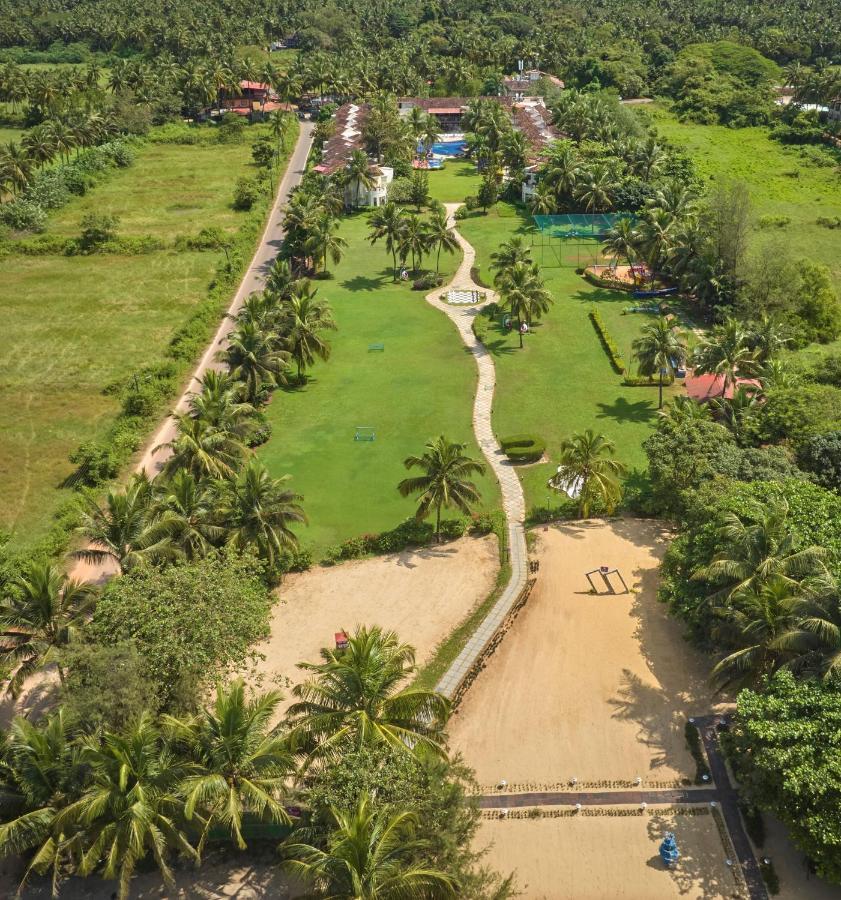 Royal Orchid Beach Resort & Spa, Utorda Beach Goa Exterior photo