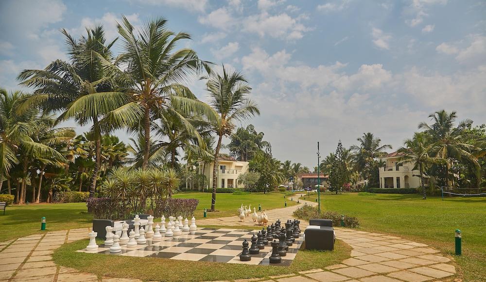 Royal Orchid Beach Resort & Spa, Utorda Beach Goa Exterior photo